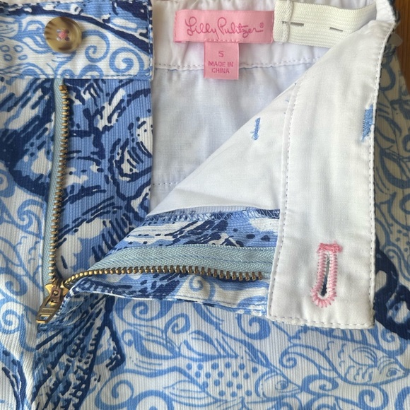 Lilly Pulitzer | white shorts with blue seashell print - Picture 2 of 3